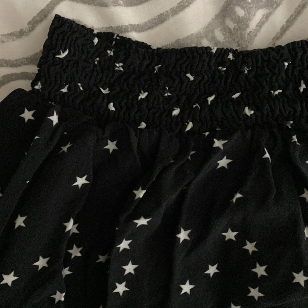 Subdued Ruffle Mini ⭐️ ⭐️ ⭐️ - Picture 2 of 4